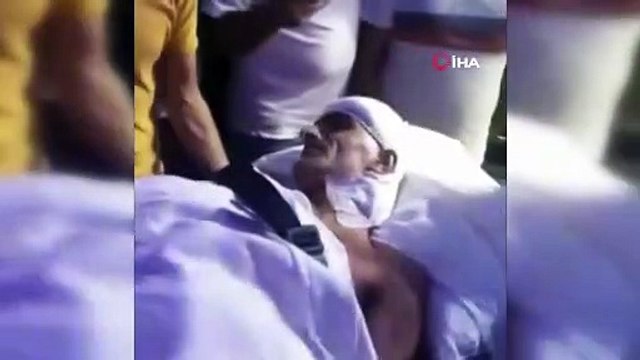 Bağcılar'da taksiciye saldırı: Fazladan istediği fişi vermeyen taksicinin boğazını kesti