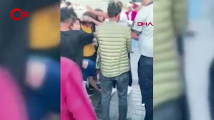 Eminönü'nde paraları havaya saçtı