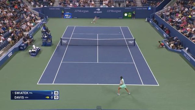 Swiatek into US Open last 16 without dropping a set