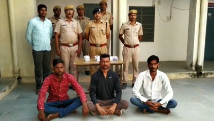 पिस्टल सहित दो बदमाशों के साथ इनामी हिस्ट्रीशीटर को किया गिरफ्तार