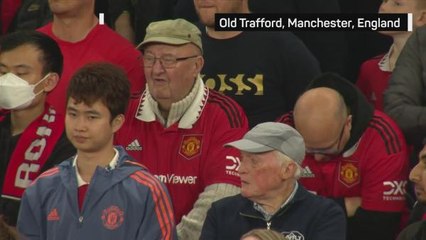 Man United and Arsenal mark the passing of UK's Queen Elizabeth II