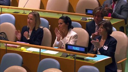 Macron: invasión rusa es "nuevo imperialismo" y habla con Irán sobre programa nuclear