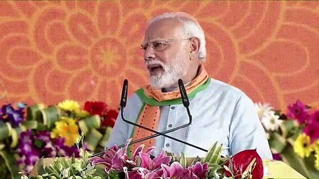 प्रधानमंत्री अपने जन्म दिन पे के आज मैं आपने माँ के पास तो नहीं जा सके लेकिन मध्य प्रदेश के हजारों माएँ का असिरवाद है