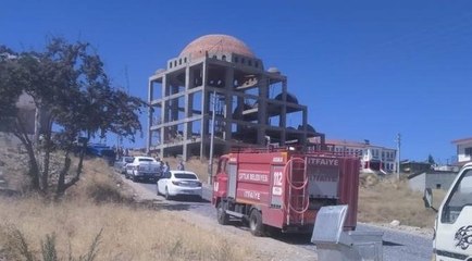 Cami inşaatında kubbe iskelesi çöktü: 1’i ağır 4 işçi yaralı