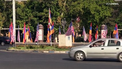 Nancy Pelosi foi manifestar apoio à Arménia