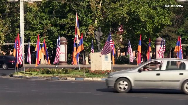 Nancy Pelosi foi manifestar apoio à Arménia