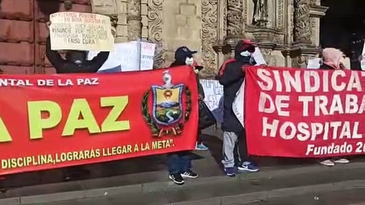 Trabajadores del Hospital San Juan XXIII protestan en la iglesia San Francisco exigiendo respeto a los derechos laborales