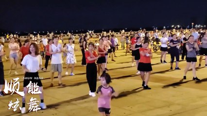 恰恰風格廣場舞《漂洋過海來看你dj》簡單32步，好聽好看更好學【順能炫舞團】