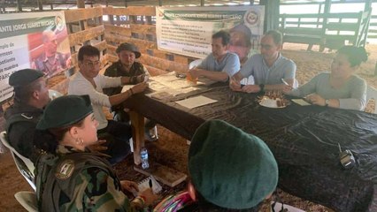 ¿Quiénes son los de la foto? Los asistentes a la reunión entre Gobierno y disidencias de las Farc