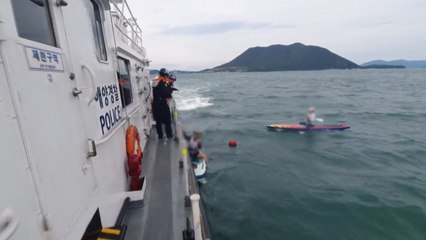 여수 해상서 패들보드 타던 수상 레저객 7명 구조 / YTN