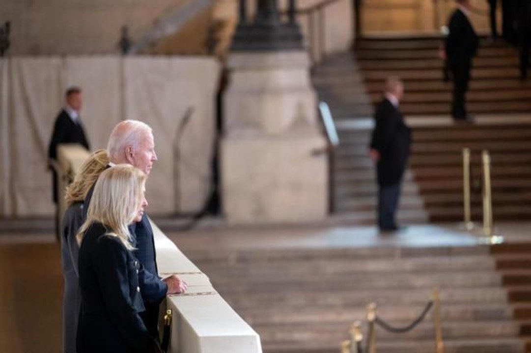 Son dakika haberi! ABD Başkanı Biden, Kraliçe II. Elizabeth'in cenazesine katılmak üzere İngiltere'de