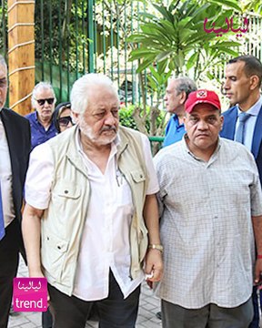 ليالينا ترند-لقطات مؤثرة من جنازة زوجة خالد زكي .. انهيار الفنانة وابنته بشكل واضح