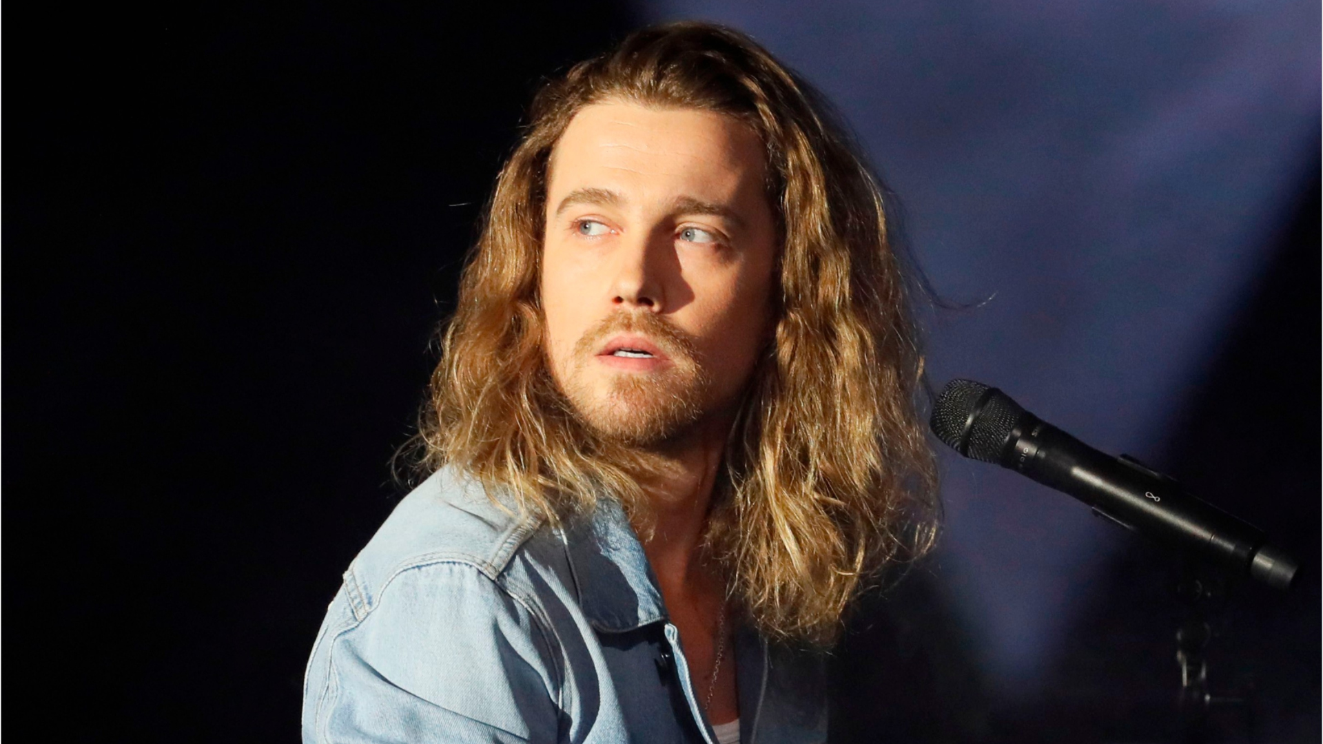 Julien Doré : Bigflo et Oli lui font une énorme surprise, il rencontre une  star dont il était « secrètement amoureux » - Voici
