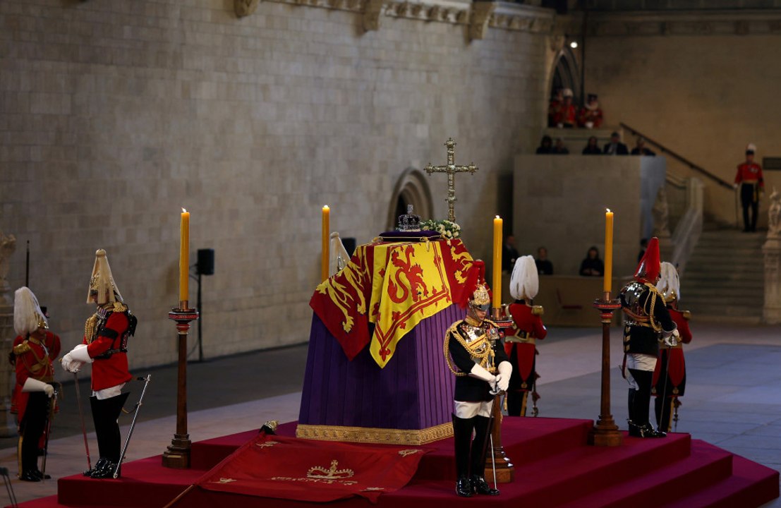 Entry to Westminster Hall queue set to permanently close when it reaches final capacity