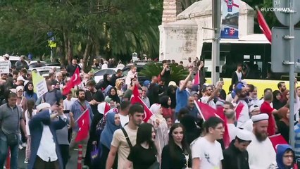 شاهد: مئات الأتراك يتظاهرون في اسطنبول ضد المثليين