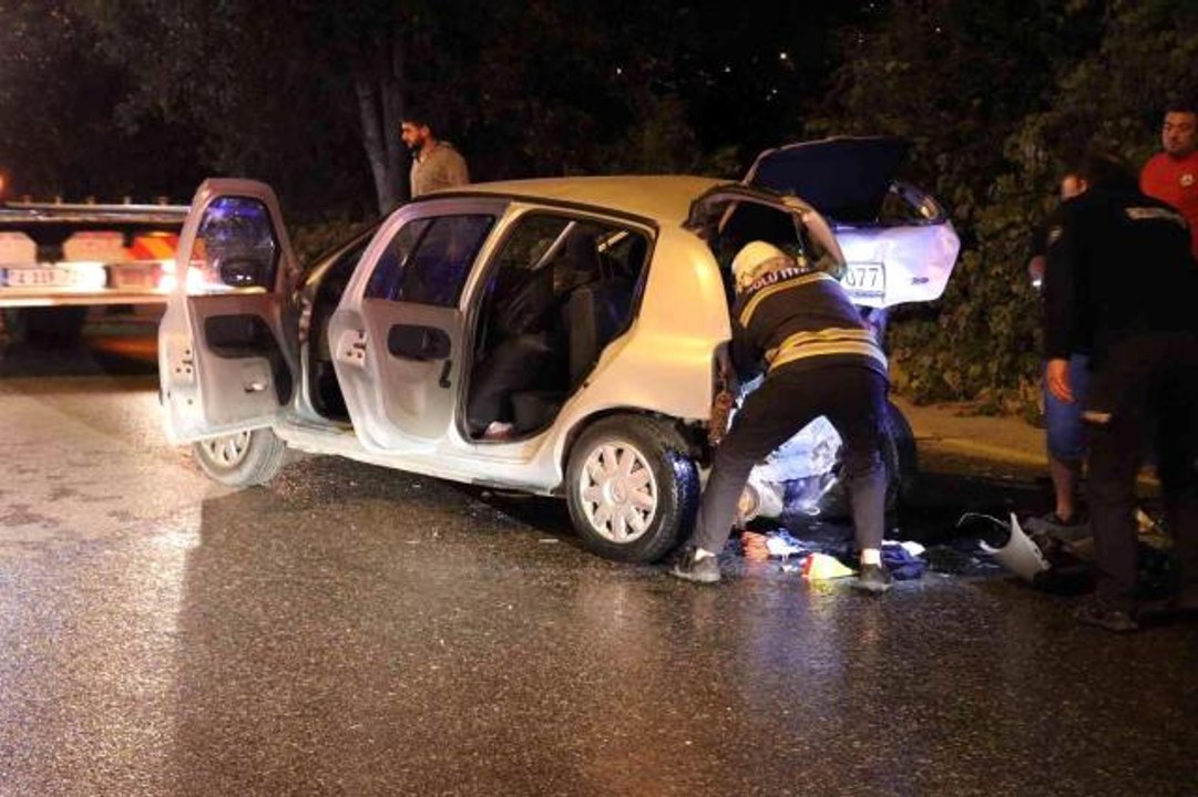Son dakika haber... Uygulamadan kaçan alkollü sürücü kazaya neden oldu: 4 yaralı