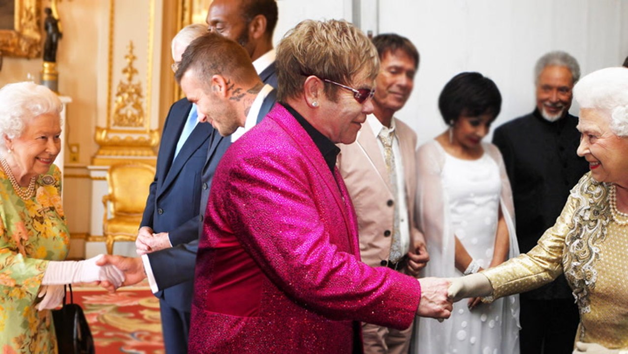 Sie hatten die ehre: bilder von stars, wie sie die queen trafen