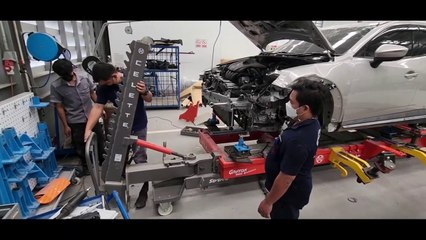 Mazda CX-3 on Celette Griffon Bench with Universal Fixtures