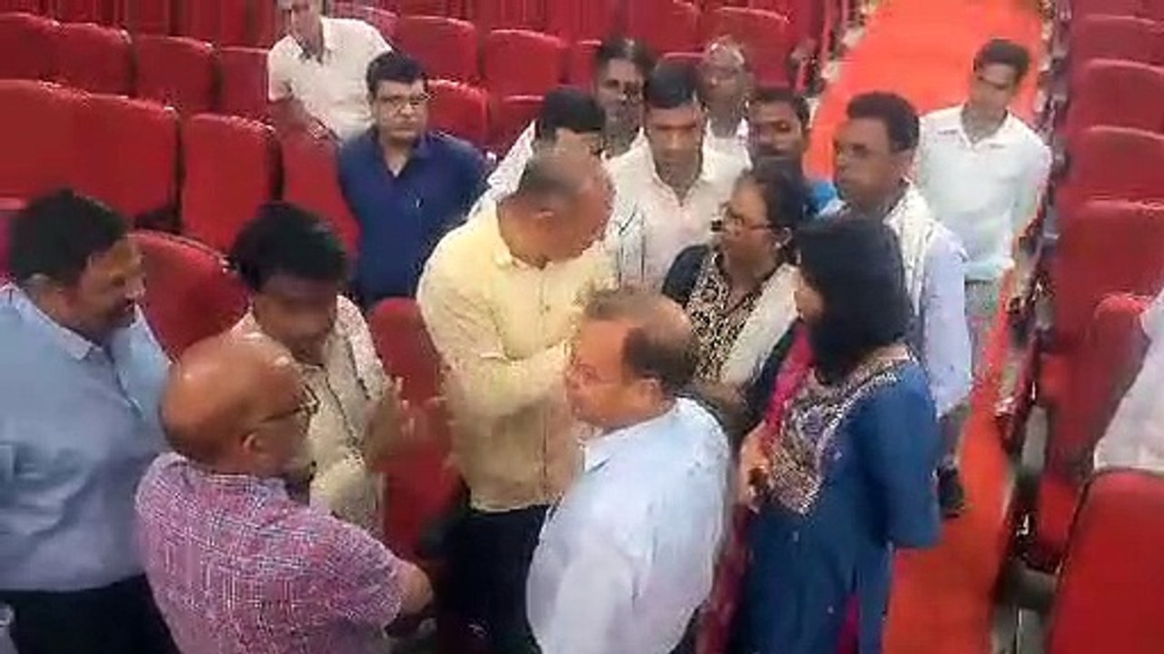 इन्दिरा रसोई के लोकार्पण समारोह का अफसरों ने बनाया मखौल