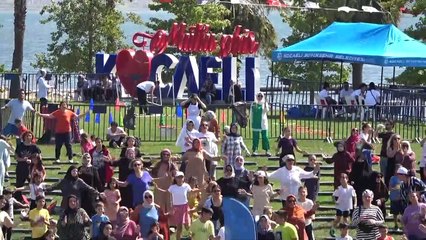 Sekapark'ta yüzlerce kişi spor egzersizi yaptı