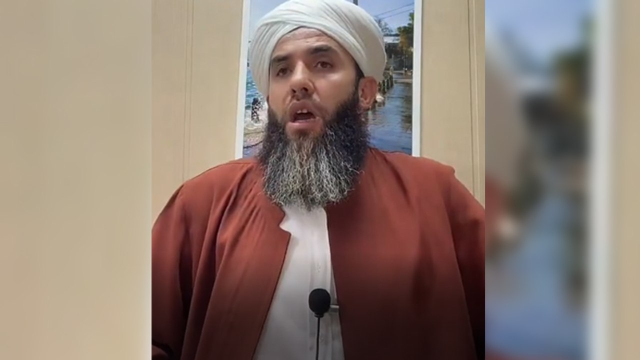 'Kenan Hoca' isimli sosyal medya fenomeni: Sokaklarda şortlu erkeklerden geçemiyoruz ya, ne hale geldik