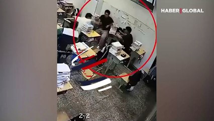 Depremde bütün sınıf korkuyla kaçarken onun sergilediği davranış viral oldu!