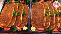 Lahmacun  صفيحة او لحم بالعجين على الطريقة التركية