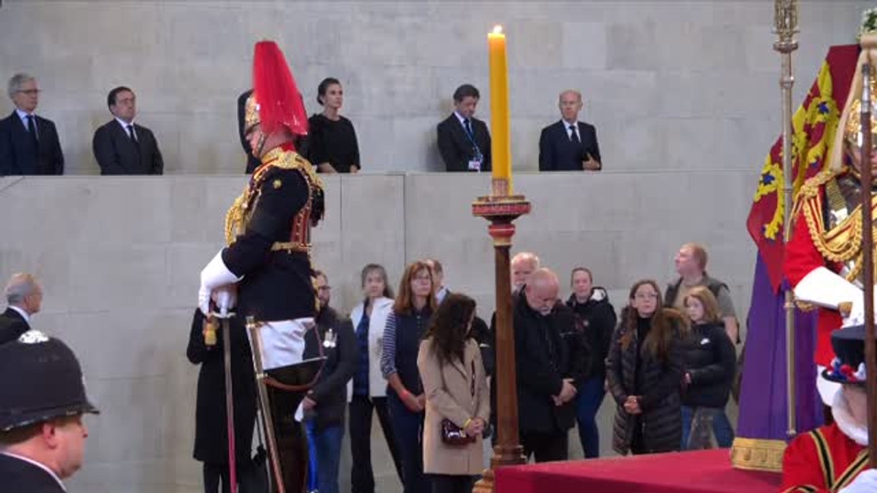 Más de 800.000 personas han visitado por la capilla ardiente de Isabel II