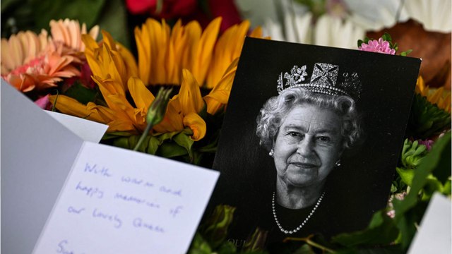 VOICI : Obsèques d'Elizabeth II : l'homme qu'elle a choisi pour l'accompagner dans son dernier voyage (1)