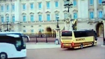 Joe Biden ve eşi, Kraliçe’nin cenazesine özel araçla katıldı