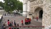 Le cercueil de la reine Elizabeth II entre dans l'abbaye de Westminster