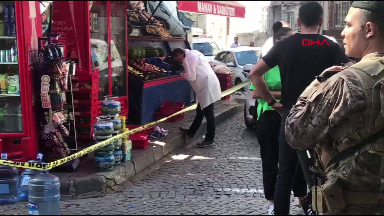 Fatih'te 2 polise silahlı saldırı