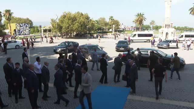 Son dakika haber... Bakan Kasapoğlu, İzmir Gençlik ve Yatırım Değerlendirme Toplantısı'na katıldı