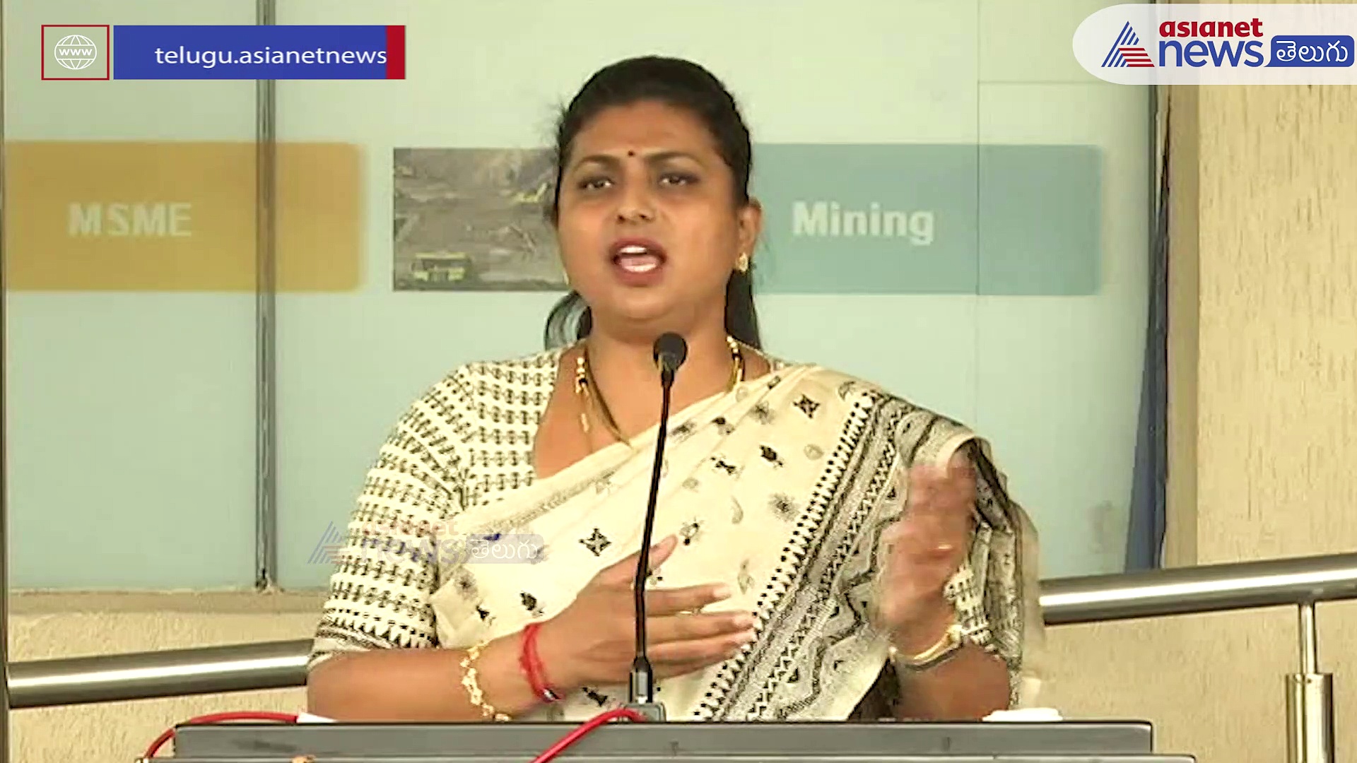 పందుల్లా గుంపుగా కాదు.. దమ్ముంటే ఒంటరిగా పోటీ చెయ్..: పవన్ కు రోజా సవాల్ 