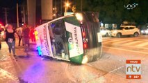 Vehículo chocó a una ambulancia y dejó a 5 personas heridas en la Av.Paraguá