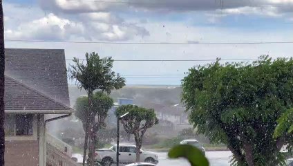 Isolated Downpour Suddenly Appears in Waipahu