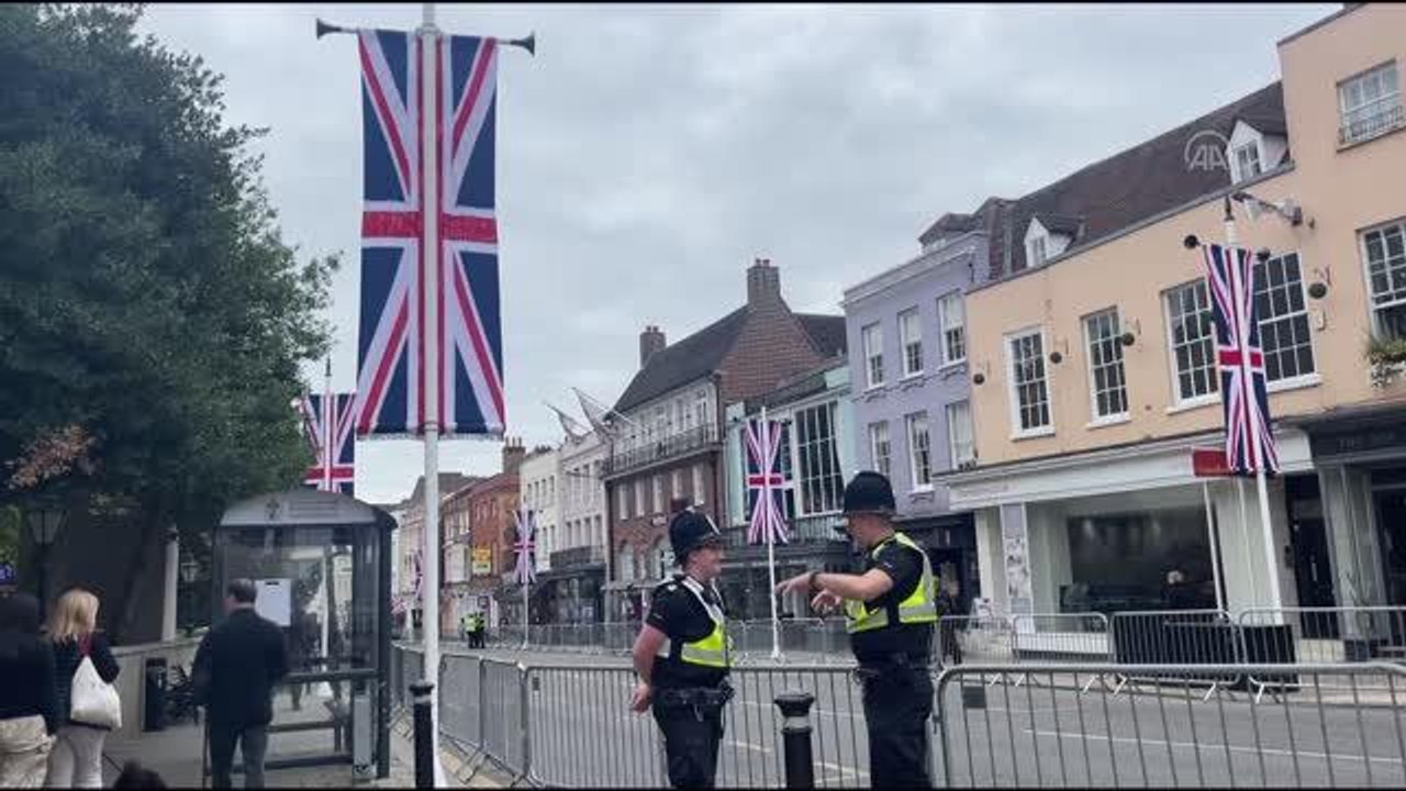 Kraliçe Elizabeth'in naaşı cenaze töreni için Westminster Abbey Kilisesi'ne getirildi