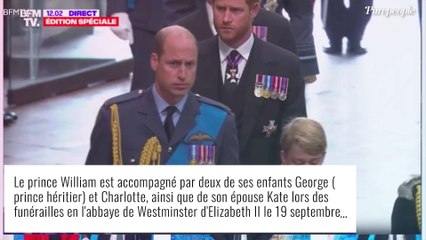 Download Video: George et Charlotte, sérieux et entourés de leurs parents derrière le cercueil d'Elizabeth II