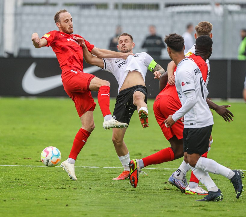 Sieben-Tore-Spektakel: Walldorf besiegt Frankfurt II in der Nachspielzeit