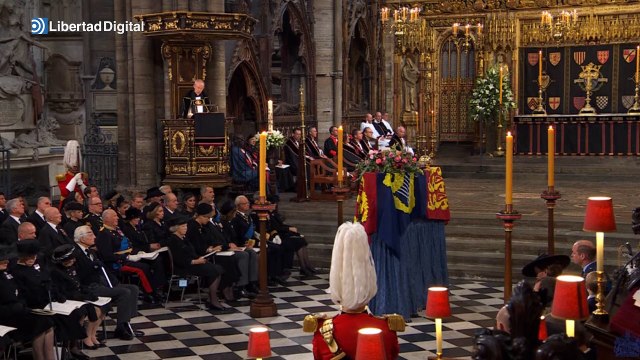 Felipe y Letizia se sientan junto a los eméritos Juan Carlos y Sofía en el funeral de Isabel II