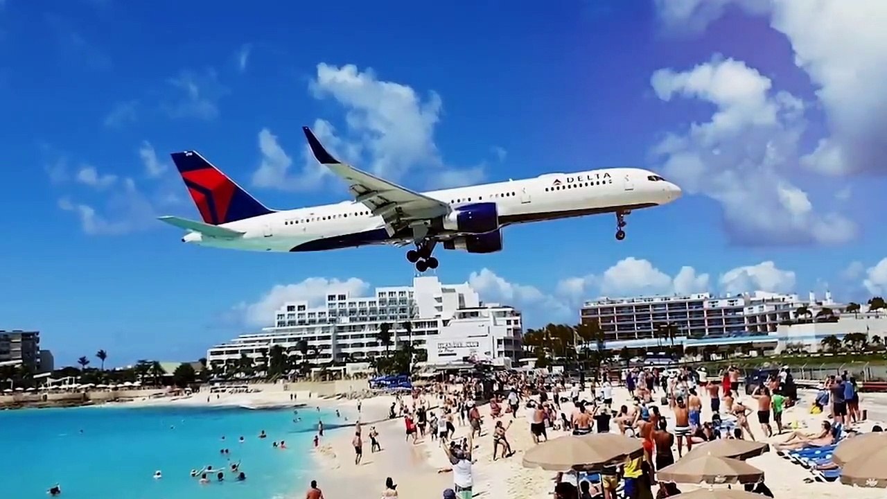 15 DANGEROUS Plane Takeoffs and Landings video Dailymotion