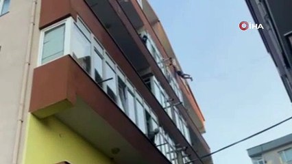 Aranan Şahıs Camdan Aşağı Kendini Sarkıtırken Polis Tarafından Yakalandı!