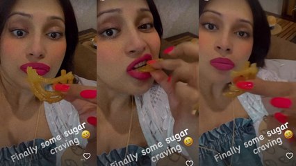 Bipasha Basu ने Share किया अपनी Pregnancy Cravings का एक Cute Video, Jalebi खाती आईं नजर *Video