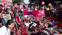 Indígenas protestam contra violência no Brasil