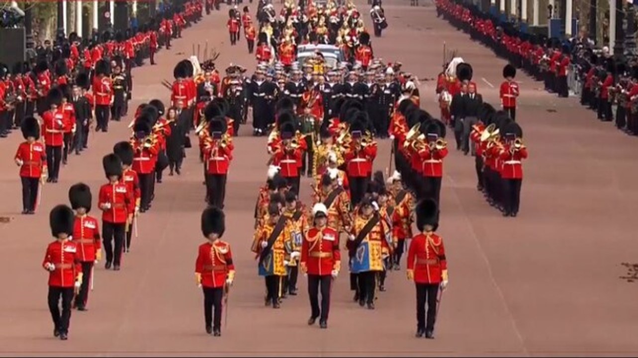 Britain, world leaders bid farewell to Queen El...