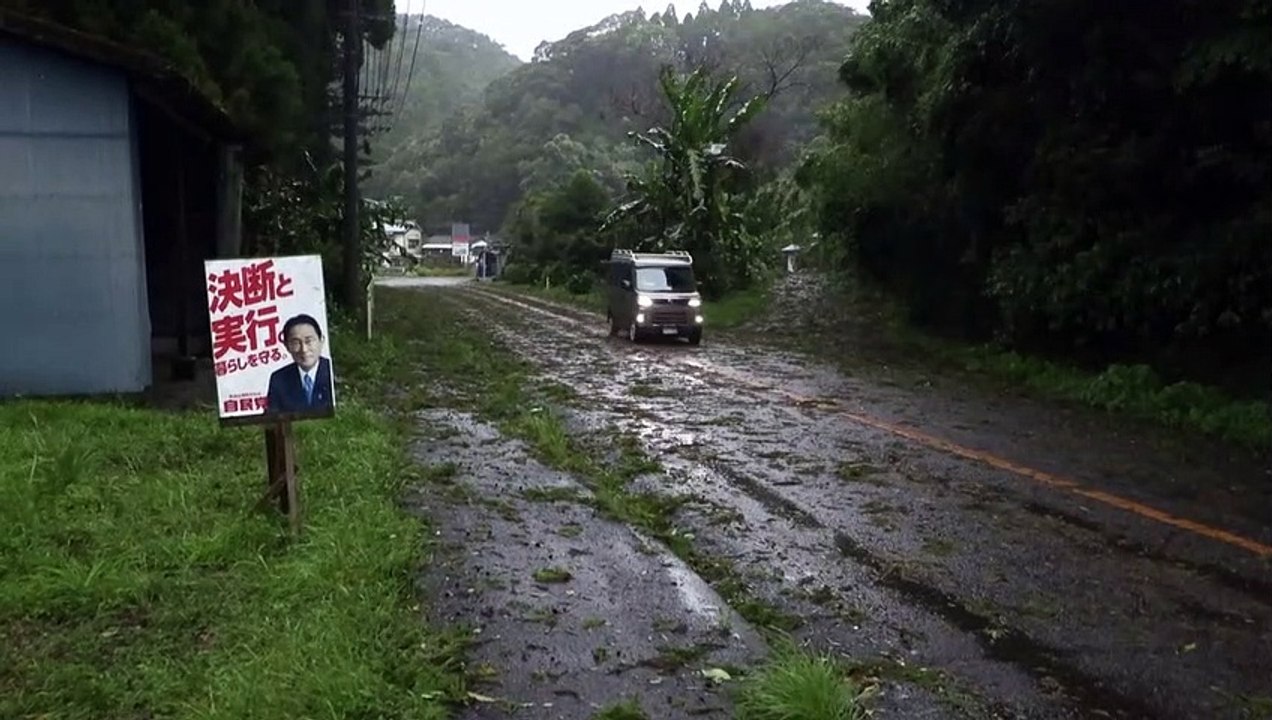 Heftiger Taifun Nanmadol zieht über Japan