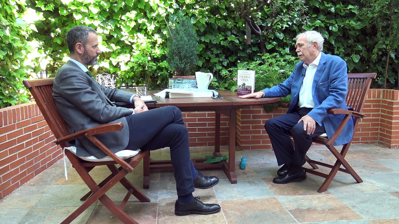 ENTREVISTA ANTONIO PÉREZ HENARES