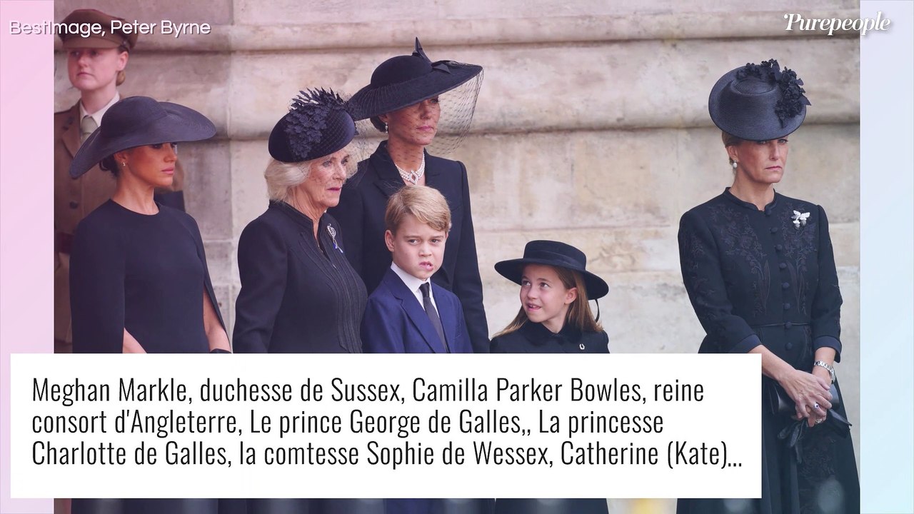 Funérailles d'Elizabeth II : le prince George réconforté en pleine cérémonie, ce geste tendre immortalisé