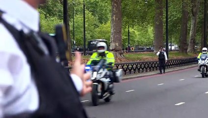 Funerali Elisabetta II, Biden verso Westminster: il lungo corteo di auto scorta il presidente Usa