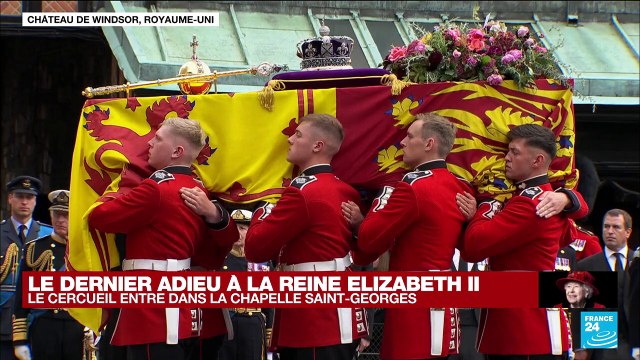 Funérailles d'Elizabeth II : le cercueil entre dans la chapelle Saint-Georges